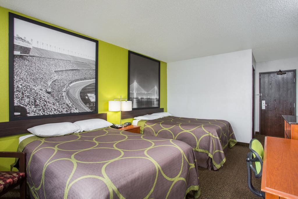 Super 8 By Wyndham Franklin Hotel Exterior photo
